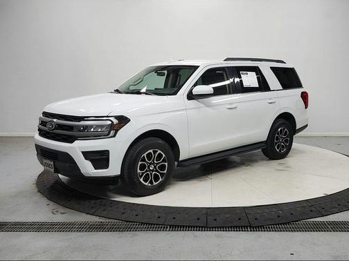 Oxford White 2024 Ford Expedition XLT