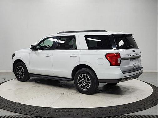 Oxford White 2024 Ford Expedition XLT