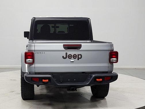 Silver Zynith Clearcoat 2022 Jeep Gladiator Mojave 4x4