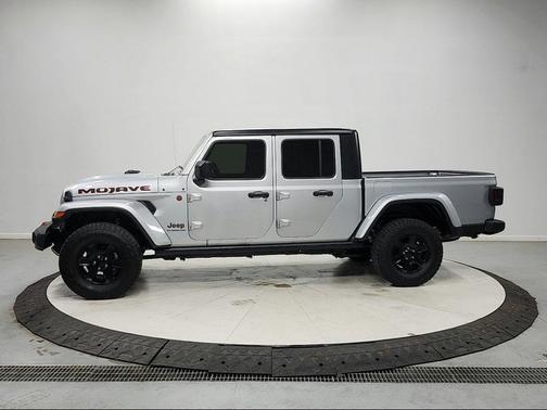 Silver Zynith Clearcoat 2022 Jeep Gladiator Mojave 4x4