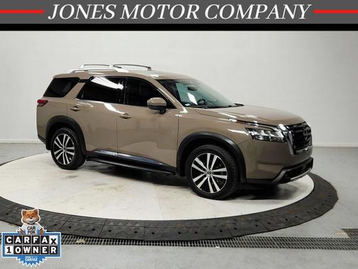 Baja Storm 2023 Nissan Pathfinder Platinum 4WD