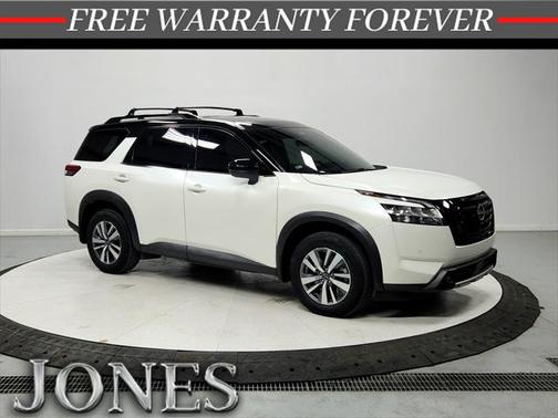 2023 Nissan Pathfinder SL 4WD