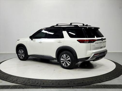 2023 Nissan Pathfinder SL 4WD