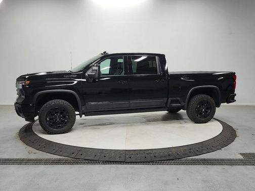 Black 2024 Chevrolet Silverado 2500 High Country