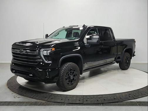 Black 2024 Chevrolet Silverado 2500 High Country