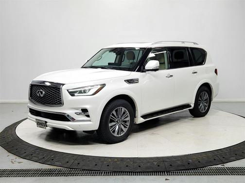 2023 INFINITI QX80 Luxe