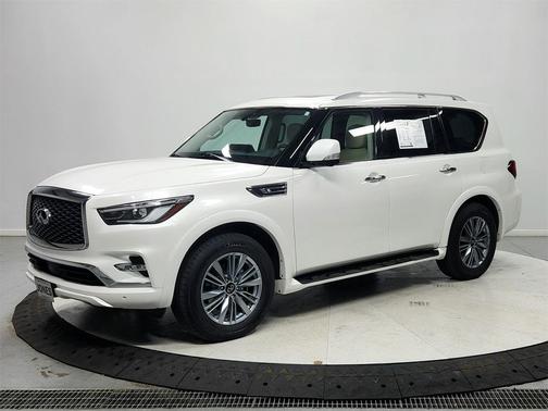 2023 INFINITI QX80 Luxe