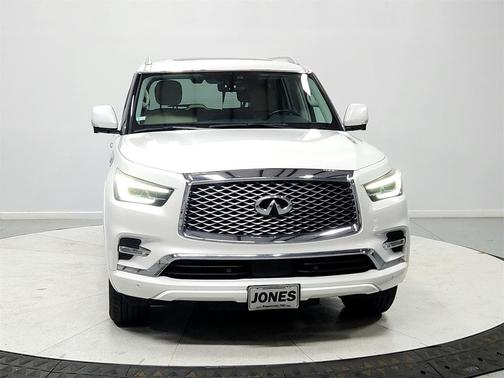 2023 INFINITI QX80 Luxe