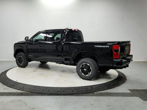 Agate Black Metallic 2027 Ford F-250 Lariat