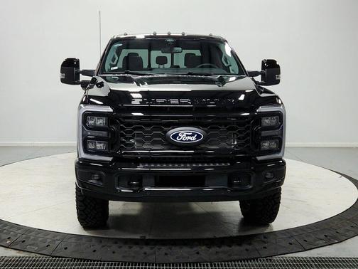 Agate Black Metallic 2027 Ford F-250 Lariat