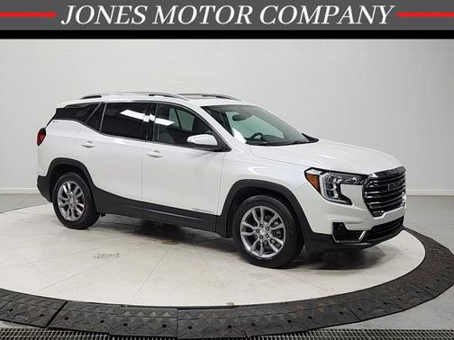 White Frost Tricoat 2022 GMC Terrain SLT