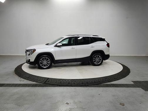 White Frost Tricoat 2022 GMC Terrain SLT