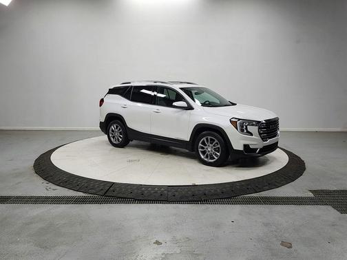 White Frost Tricoat 2022 GMC Terrain SLT