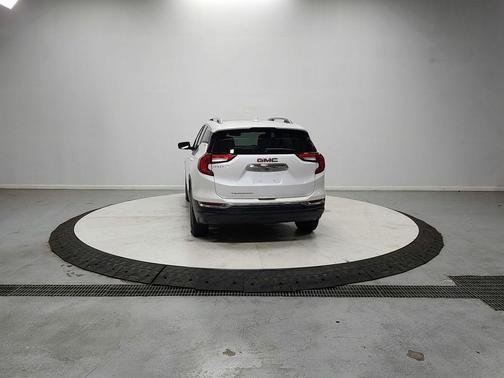 White Frost Tricoat 2022 GMC Terrain SLT