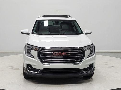 White Frost Tricoat 2022 GMC Terrain SLT