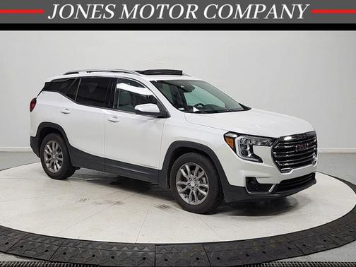 White Frost Tricoat 2022 GMC Terrain SLT