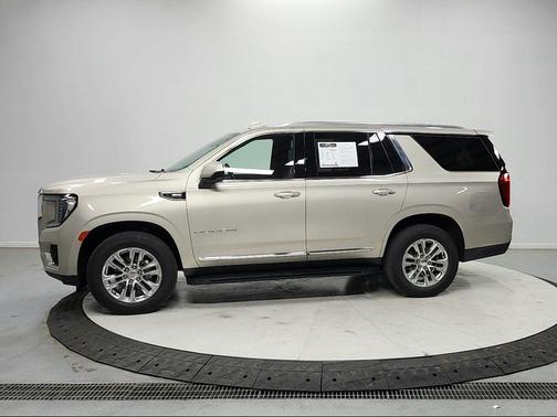 Pearl Beige Metallic 2023 GMC Yukon SLT
