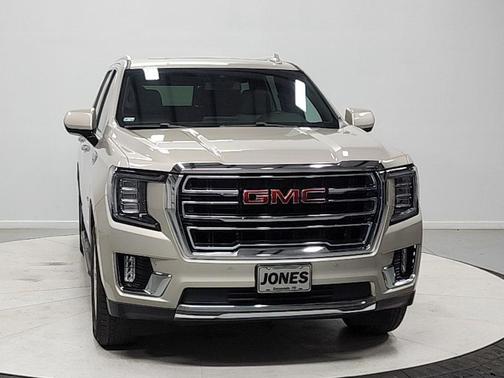 Pearl Beige Metallic 2023 GMC Yukon SLT