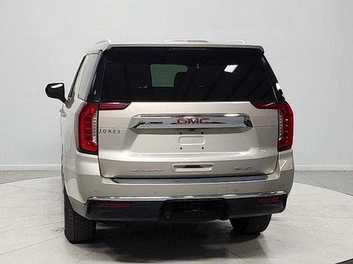 Pearl Beige Metallic 2023 GMC Yukon SLT