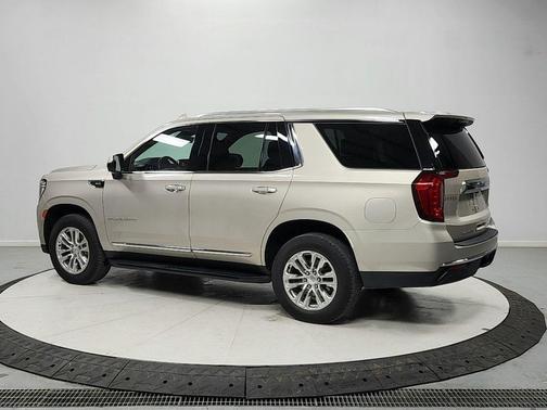 Pearl Beige Metallic 2023 GMC Yukon SLT