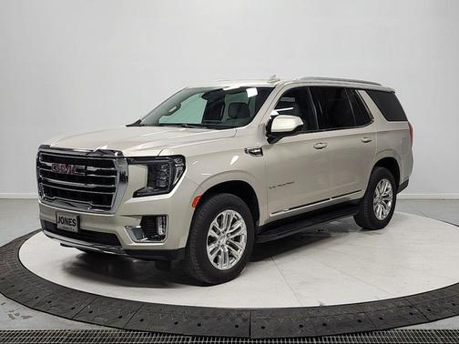 Pearl Beige Metallic 2023 GMC Yukon SLT