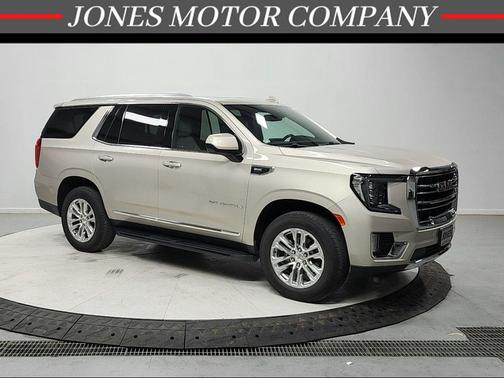 Pearl Beige Metallic 2023 GMC Yukon SLT