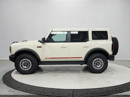 WIMBLEDON WHITE 2026 Ford Bronco Outer Banks