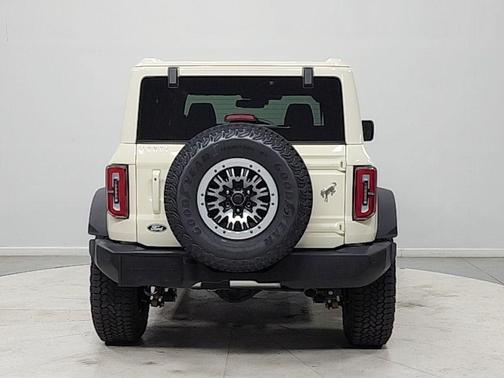WIMBLEDON WHITE 2026 Ford Bronco Outer Banks
