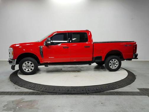 RACE RED 2023 Ford F-250 XLT