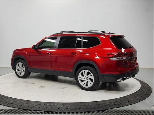 Red Metallic 2021 Volkswagen Atlas 3.6L SE w/Technology