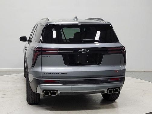 Sterling Gray Metallic 2025 Chevrolet Traverse AWD Z71