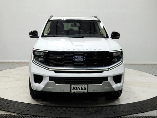 Oxford White 2025 Ford Expedition Platinum