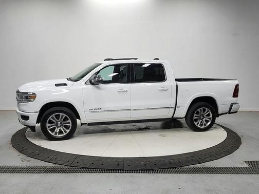 Bright White Clearcoat 2023 RAM 1500 Limited