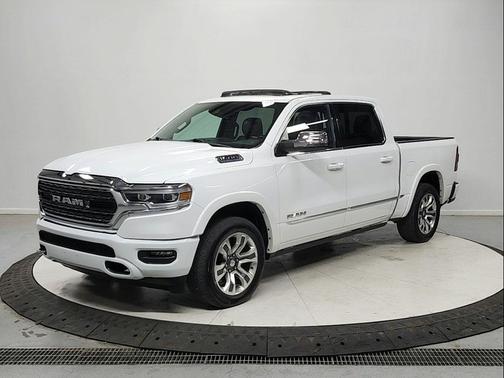 Bright White Clearcoat 2023 RAM 1500 Limited