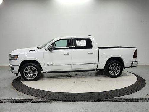 Bright White Clearcoat 2023 RAM 1500 Limited