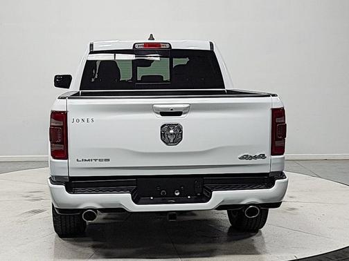 Bright White Clearcoat 2023 RAM 1500 Limited
