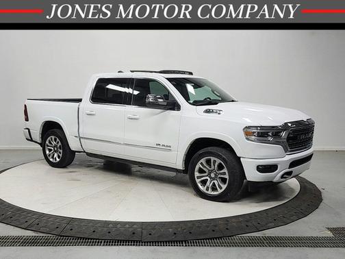 Bright White Clearcoat 2023 RAM 1500 Limited