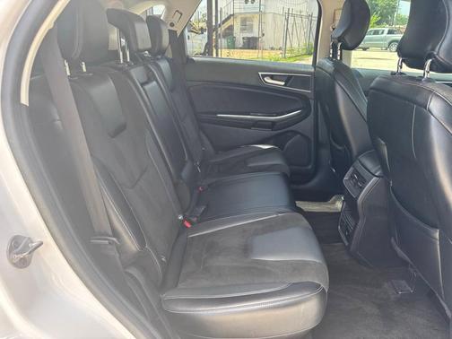 White Platinum Metallic Tri-Coat 2018 Ford Edge Sport