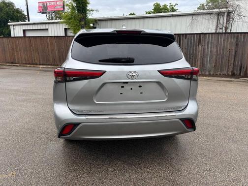 Celestial Silver Metallic 2020 Toyota Highlander Platinum
