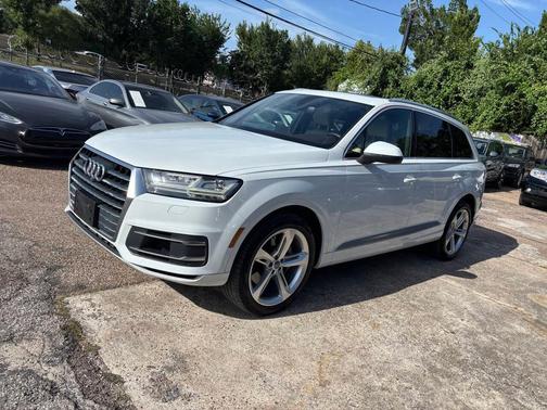 White 2018 Audi Q7 3.0T Premium Plus