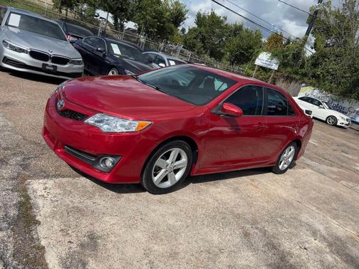 Barcelona Red Metallic 2012 Toyota Camry SE
