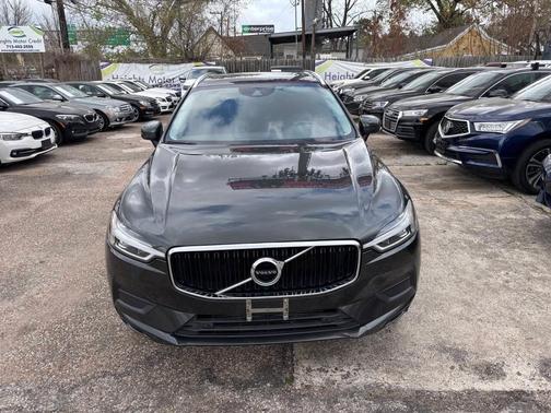 Gray 2019 Volvo XC60 T5 Momentum