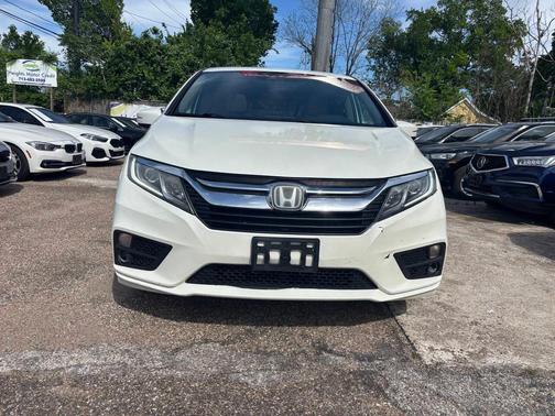 White Diamond Pearl 2018 Honda Odyssey EX-L