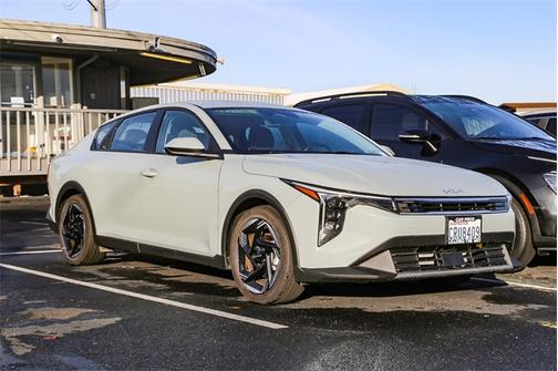2025 Kia K4 EX