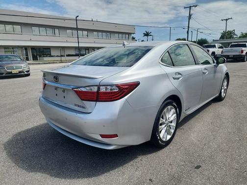 2013 Lexus ES 300h Base