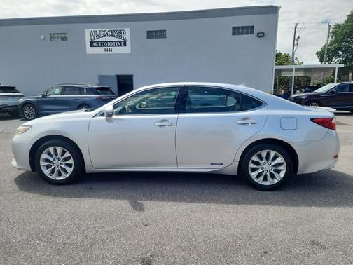 2013 Lexus ES 300h Base