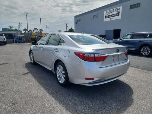 2013 Lexus ES 300h Base