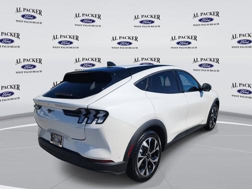 2024 Ford Mustang Mach-E SELECT