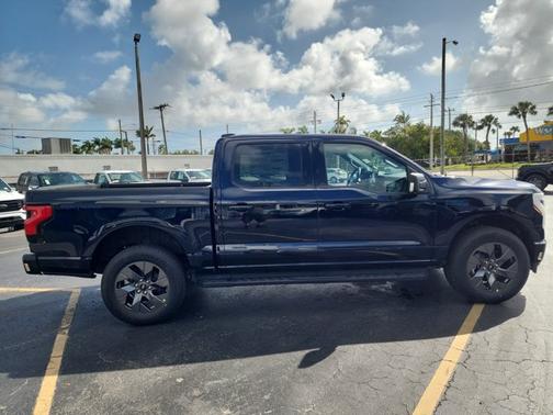 2025 Ford F-150 Lightning Flash