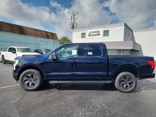 2025 Ford F-150 Lightning Flash